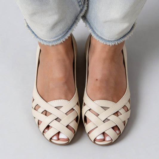 Flat bottomed hollow hole shoes anti slip beach sandals for women