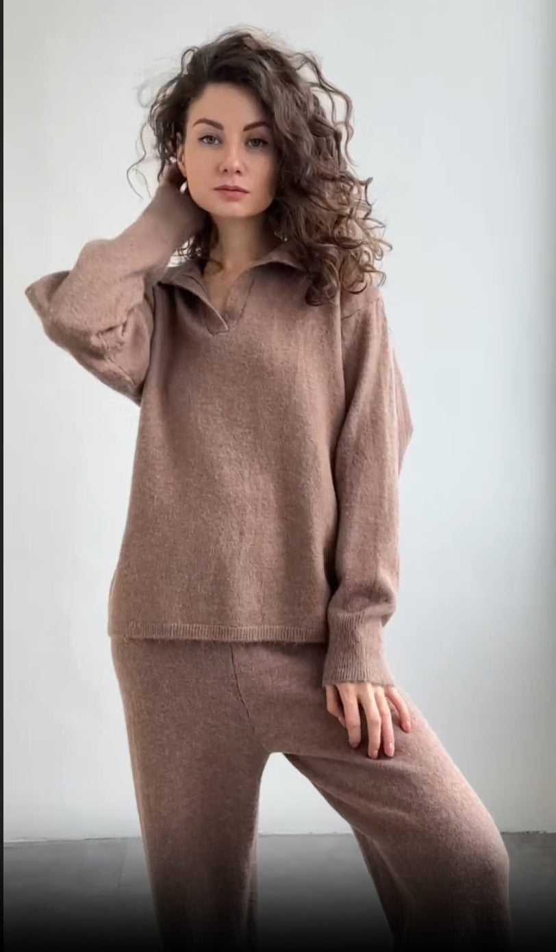 European And American-style Solid-color Lapel Sweater Set For Women, FallWinter 