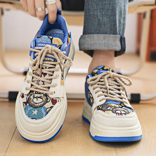 Cute little bear sneakers for students, low cut sports men's shoes, Harajuku style casual lace up color blocked thick soled shoes 