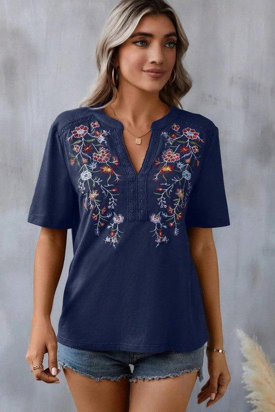 Embroidered Notched Short Sleeve T-Shirt 