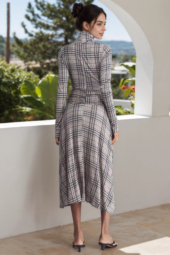 Stand up collar long sleeved plaid pleated dress 