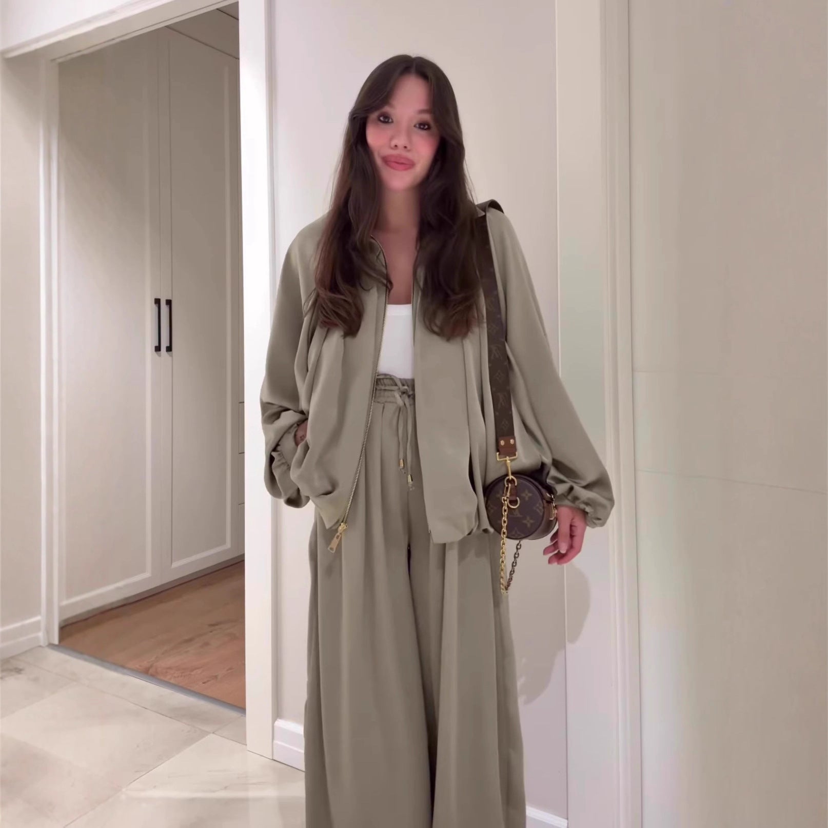 Flip collar long sleeved jacket and long pants 2-piece set 