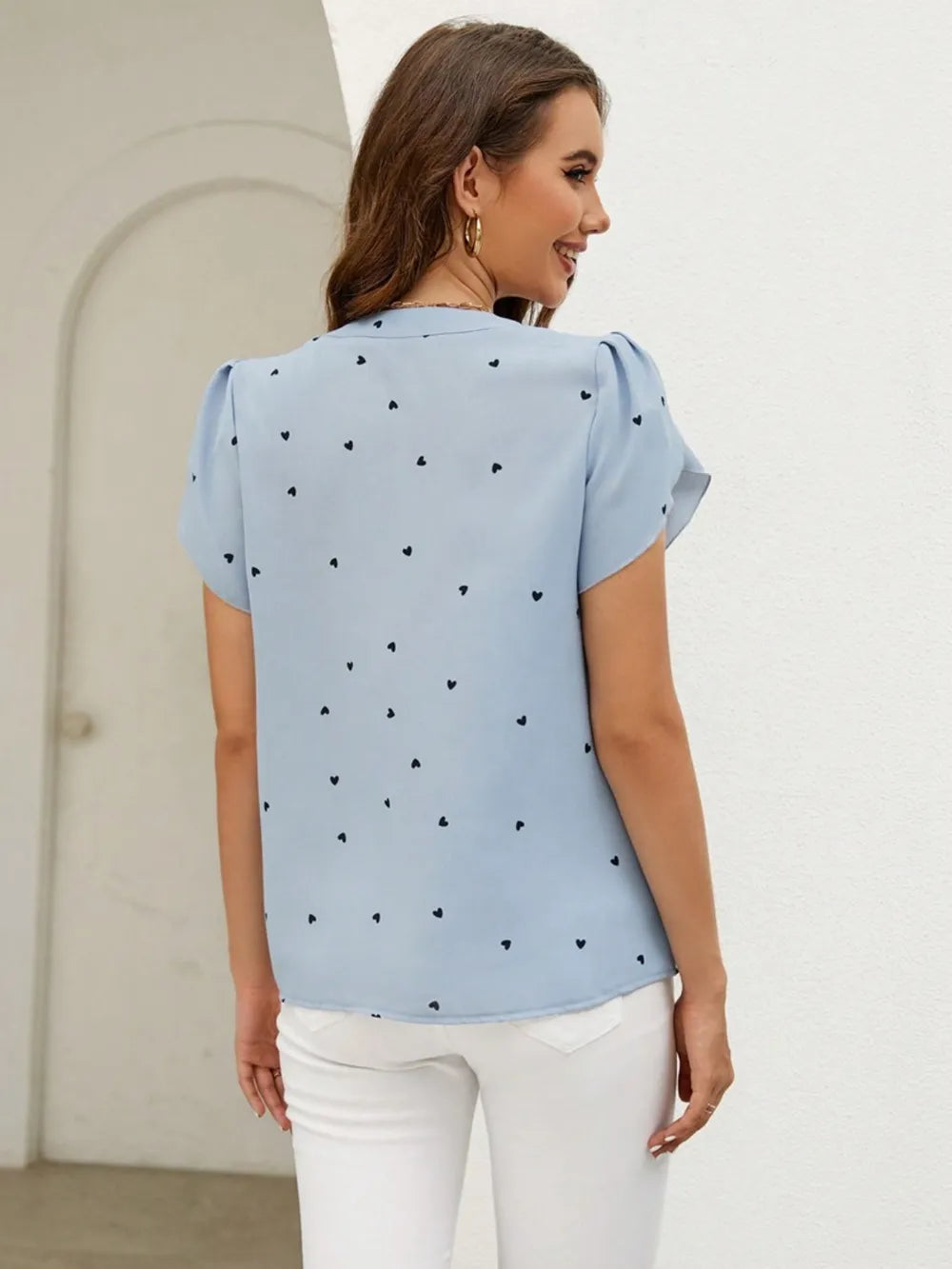 V-neck heart-shaped petal sleeve shirt with elegant women's top 