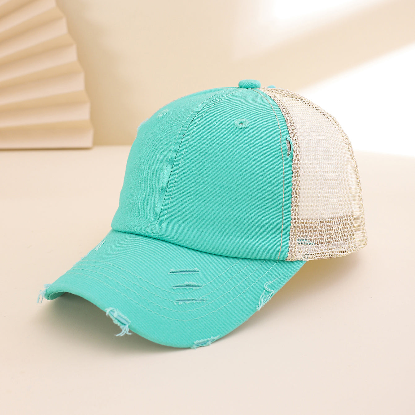 Solid-color, Frayed, Washed-out, Distressed, Mesh-patterned Cap - A Trendy, Youthful, Versatile Baseball Cap That Suits Both Daily Commuting And Outdoor Activities. 
