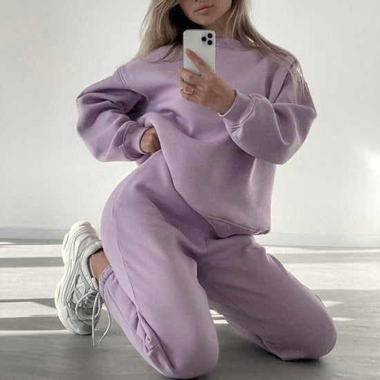 Fashionable Loose-fit Crewneck Sweatshirt With Long Sleeves And Casual Athletic Pants 