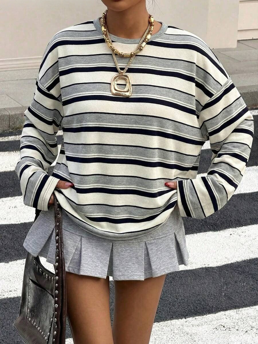 Round neck contrasting striped pullover loose hoodie 