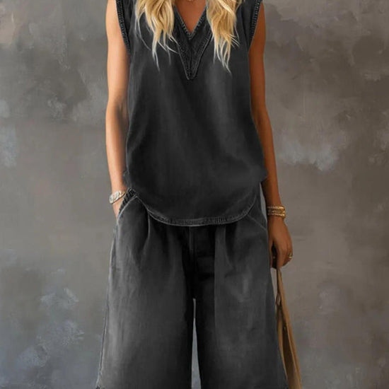 Womens V-neck Sleeveless Loose Top And Casual Wide-leg Shorts Set 