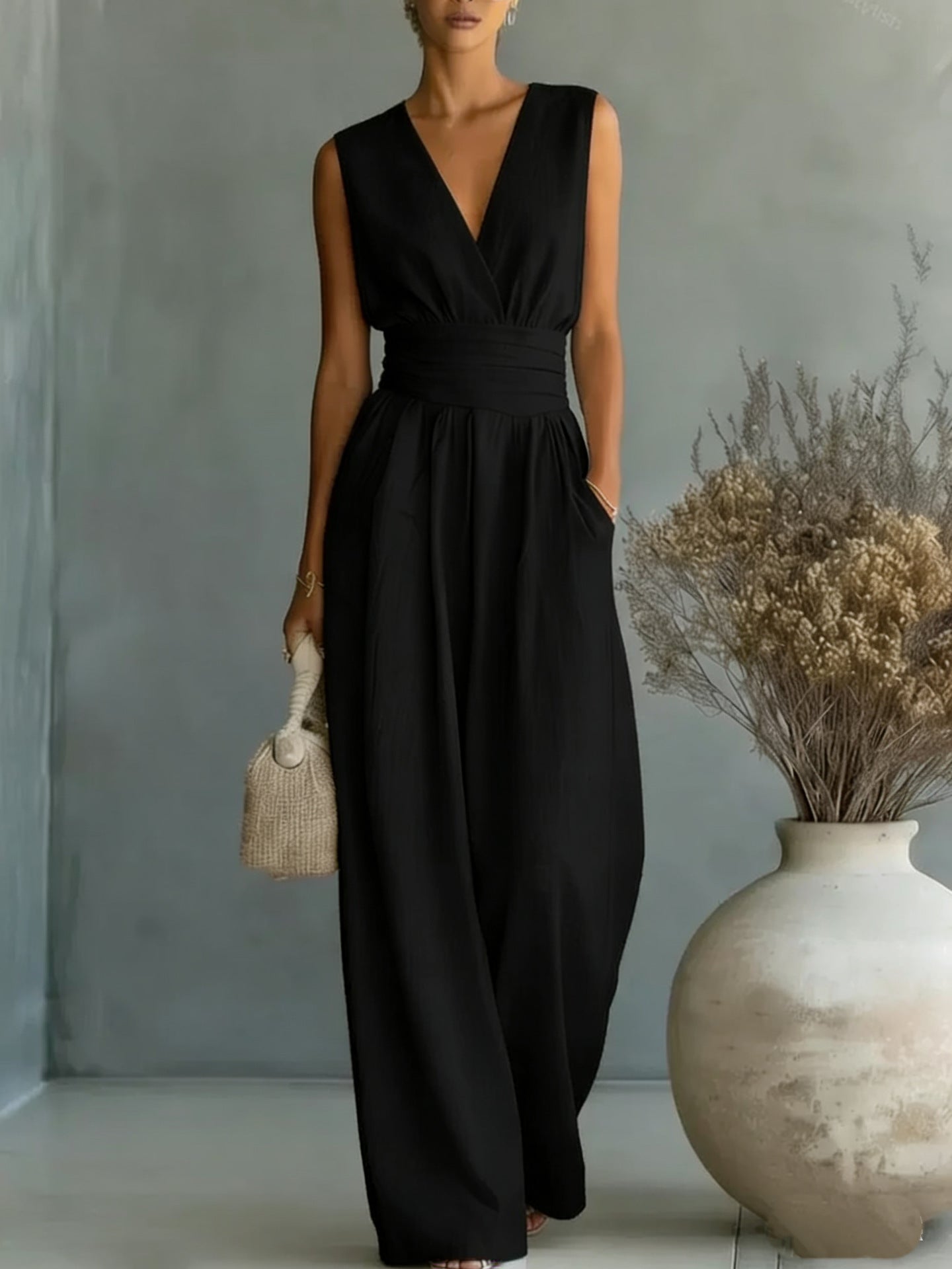 Womens Elegant Sleeveless Waist-Cinching V-Neck Sophisticated Jumpsuit 