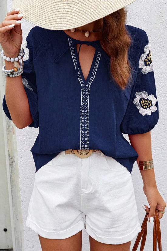 Long sleeved shirt design sense V-neck solid color loose top autumn shirt 
