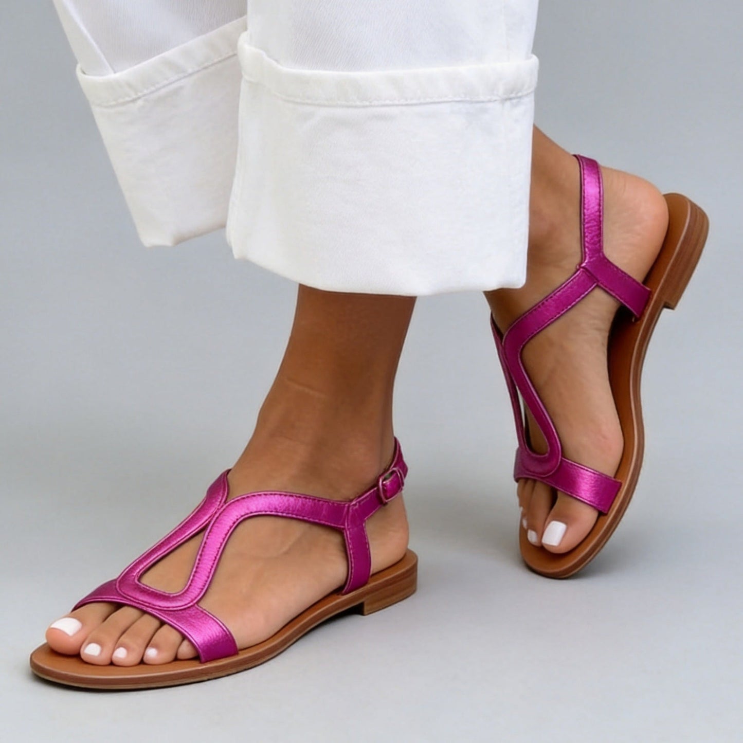 Casual flat bottomed women's shoes with exposed toe straps beach sandals for women 