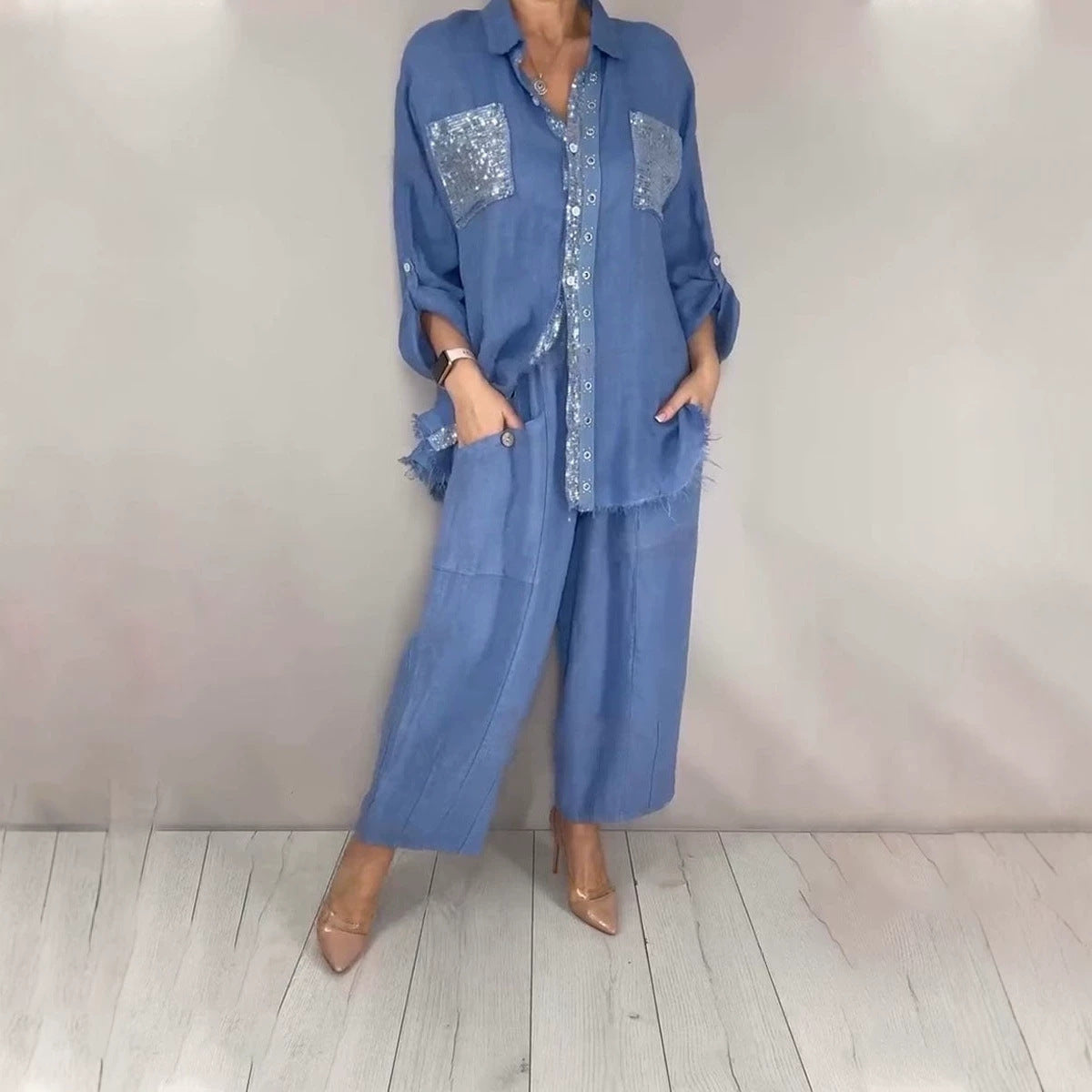 New Fashion Casual Women's Set with Pocket Placket and Gold Embellished Round Neck Design 