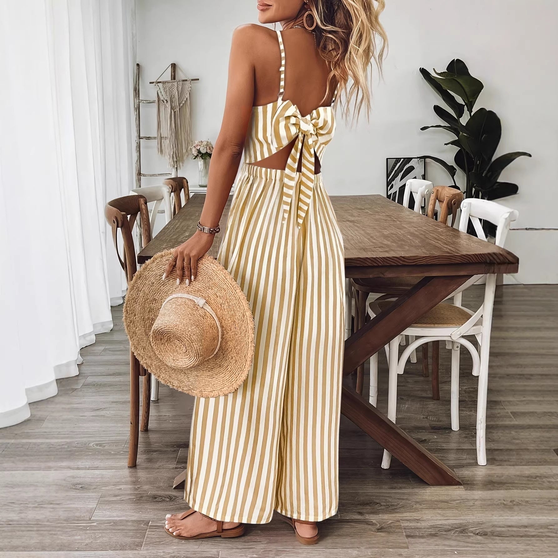 Loose-fitting Sleeveless Backless Jumpsuit For Women 