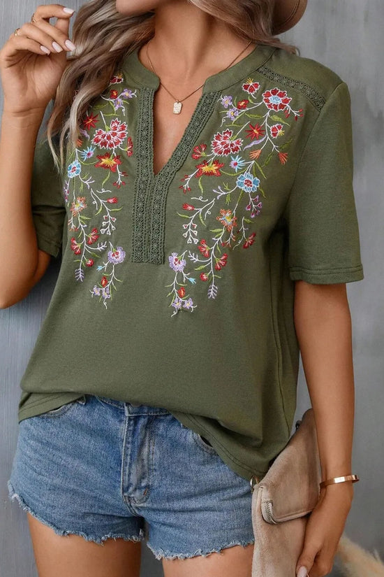 Embroidered Notched Short Sleeve T-Shirt 