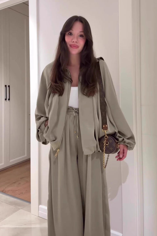 Flip collar long sleeved jacket and long pants 2-piece set 
