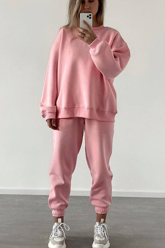 Fashionable Loose-fit Crewneck Sweatshirt With Long Sleeves And Casual Athletic Pants 