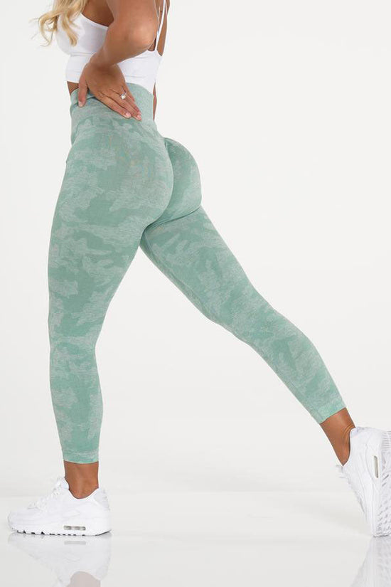 Snowflake Camouflage Seamless Yoga Pants – High Waisted Leggings FitiqueFit
