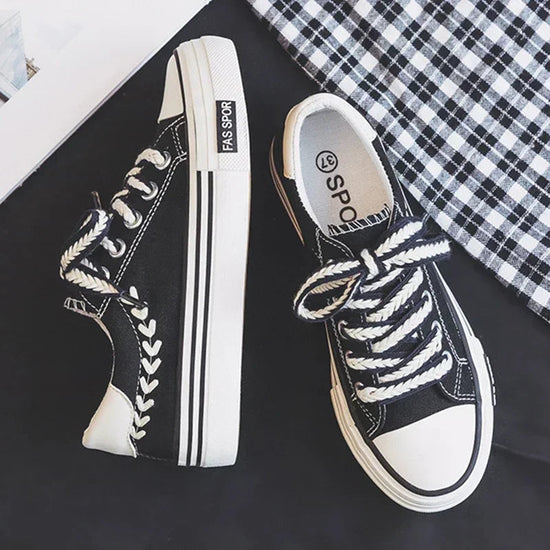 Women Outdoor Trainers Platform Canvas Shoes Height Increasing Chunky Sneakers Young Girls Outdoor Training Women Casual Shoes 