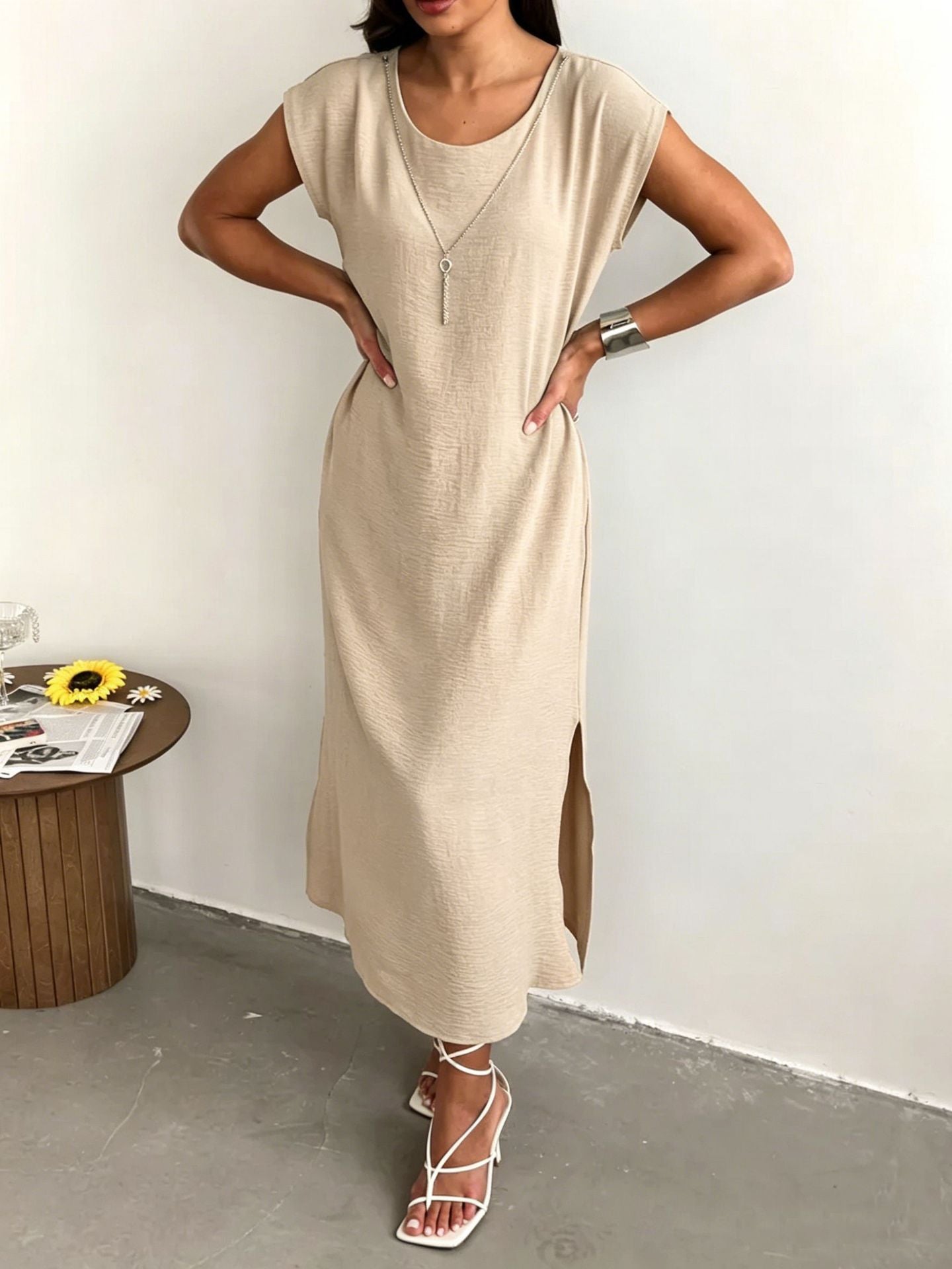 Sleeveless slim fit dress for women