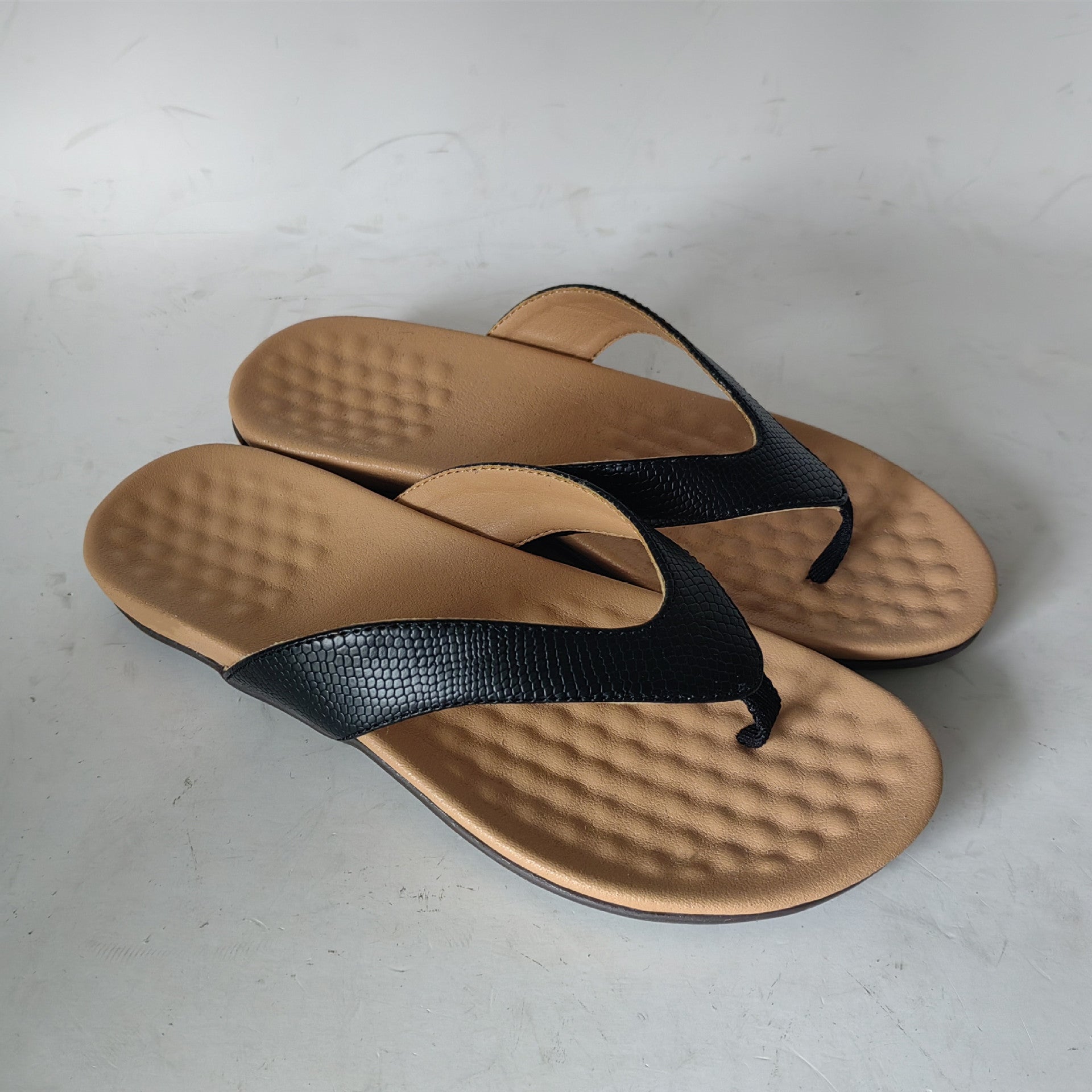 Herringbone Summer Sandals for Women, Soft Sole Non-Slip Flat Sandals, Comfortable Outdoor Wear, Toe-strap Design 