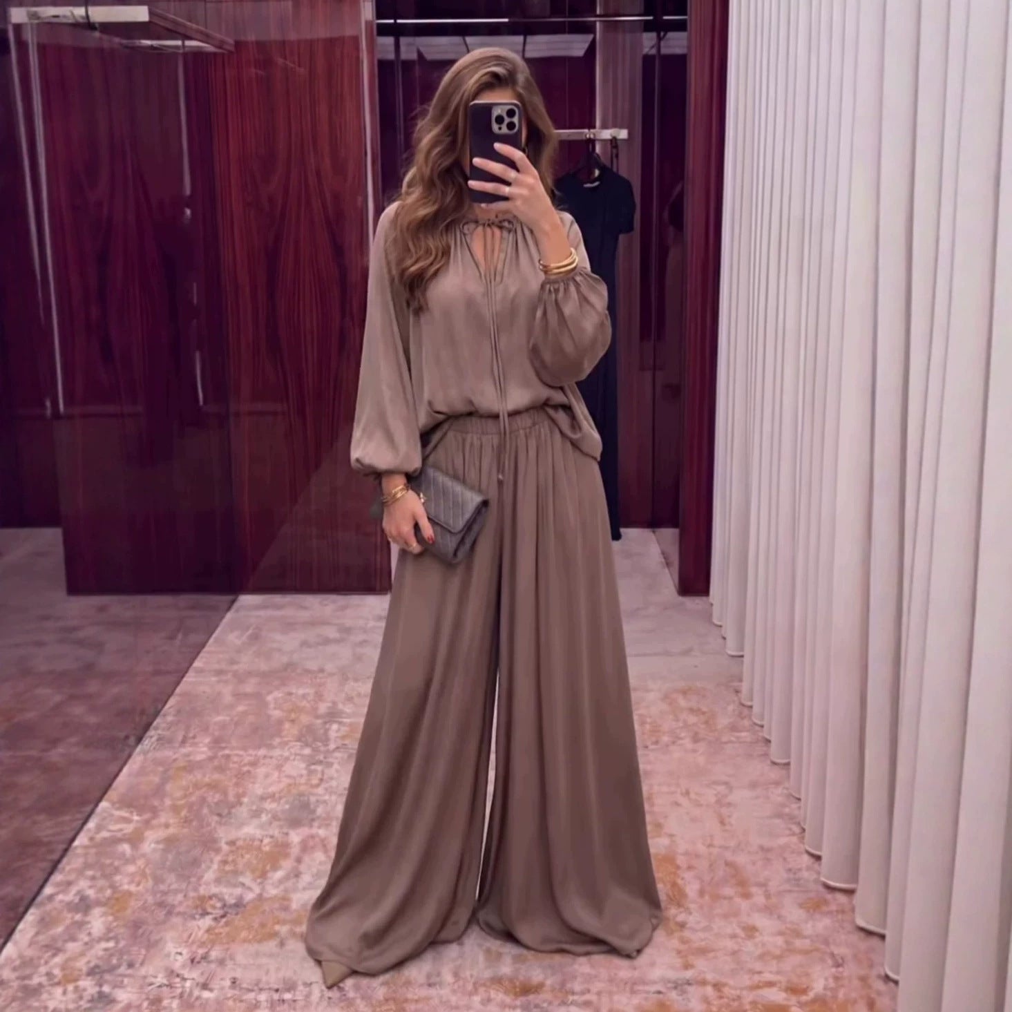 Solid color V-neck lace up loose pants set for women 