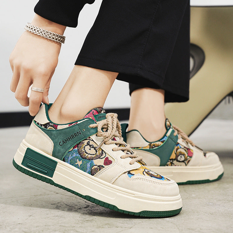 Cute little bear sneakers for students, low cut sports men's shoes, Harajuku style casual lace up color blocked thick soled shoes 