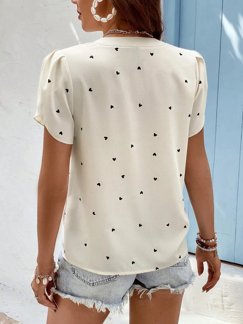 V-neck heart-shaped petal sleeve shirt with elegant women's top 
