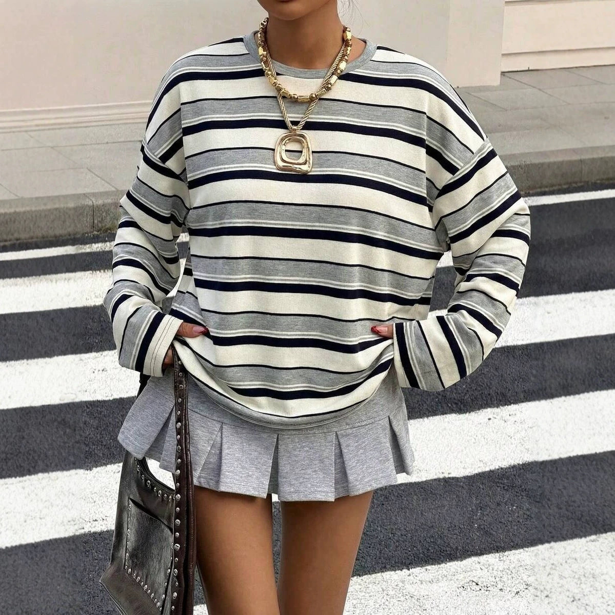 Round neck contrasting striped pullover loose hoodie 