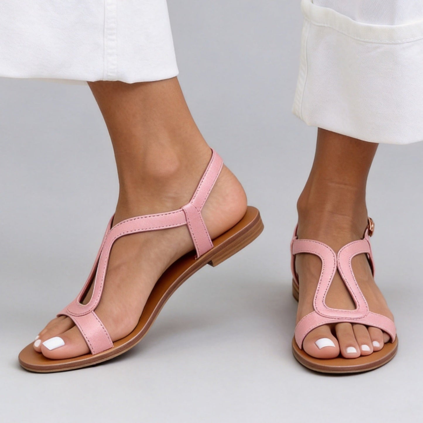 Casual flat bottomed women's shoes with exposed toe straps beach sandals for women 