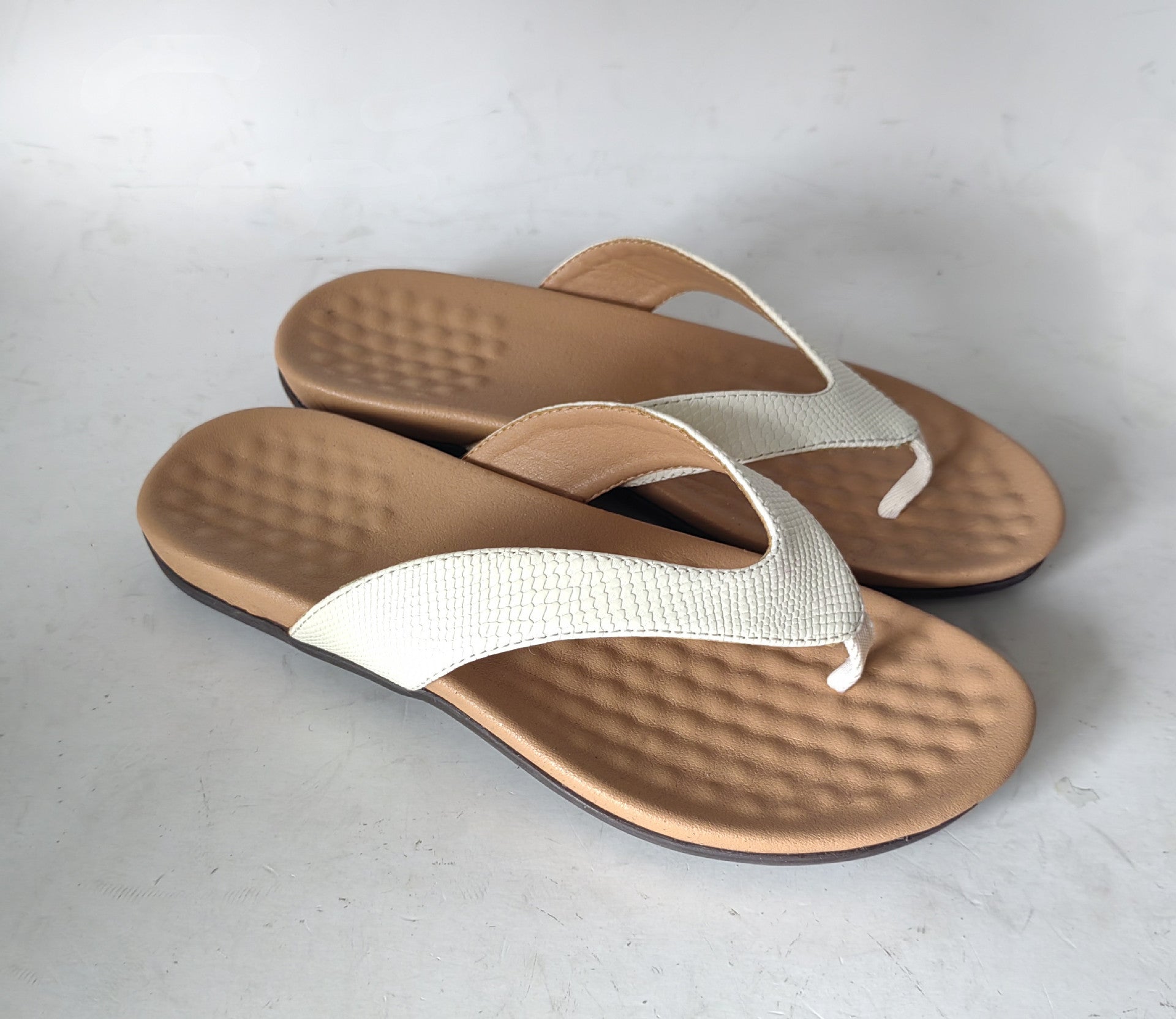 Herringbone Summer Sandals for Women, Soft Sole Non-Slip Flat Sandals, Comfortable Outdoor Wear, Toe-strap Design 