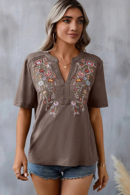 Embroidered Notched Short Sleeve T-Shirt 