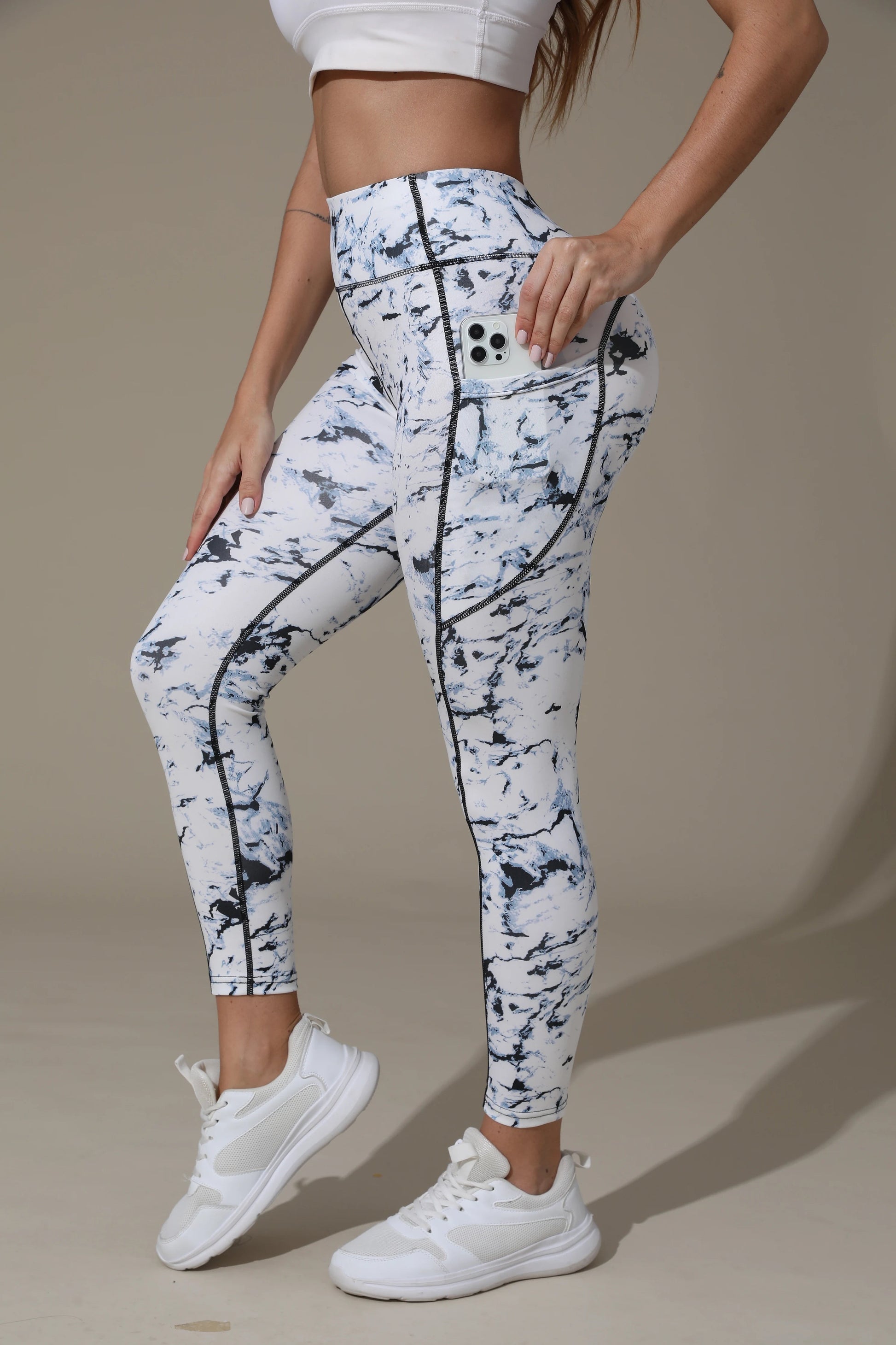 Printed women's high waistband pocket fitness pants paired with tight abdominal yoga pants, suitable for running, hiking, and sp 