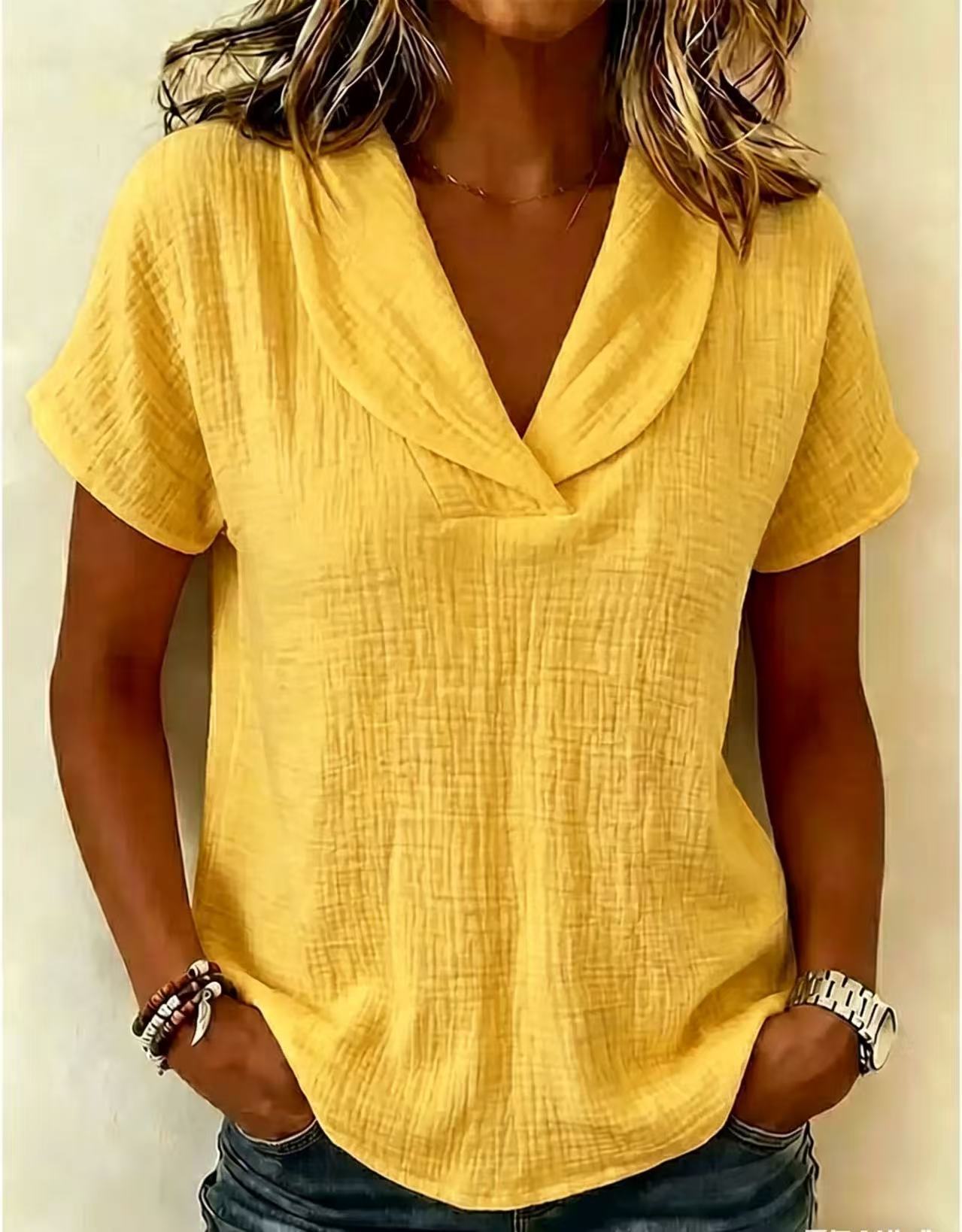 Women's Knitted Short-Sleeve Top With Butterfly Collar 