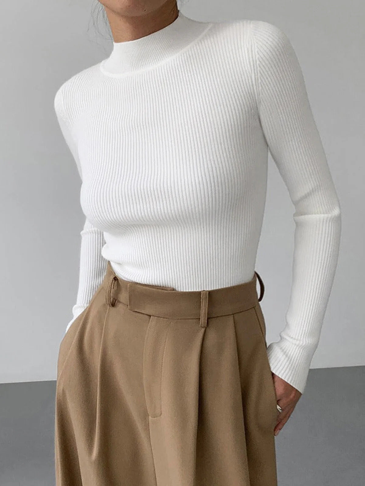 Womens Fashionable Tight-Fit Crew-Neck Knitted Top 