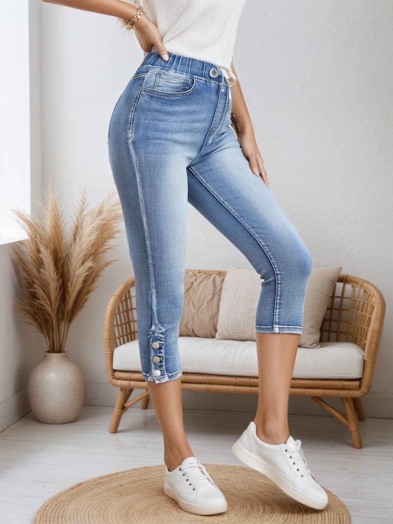 2025 New Women Chic Chic Denim Shorts, Drawstring Closed And Split Button Hem, Comfortable Fabric, Suitable For All Kinds Of Wear, Spring And Summer Women's Wear CJ US